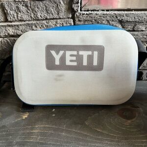 Yeti rubber zip up case